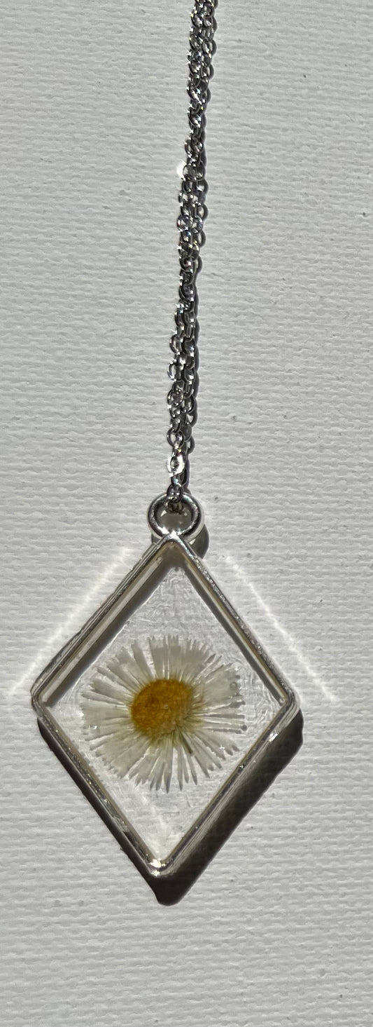 Pressed Flower Pendant Necklace – Botanical Keepsake